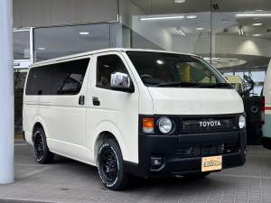 ハイエースバン新車アウトレット新車ディーゼル2WD　ライトイエロー