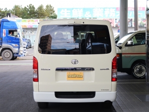 ハイエースバンディーゼル4WD　丸目カスタム　ネオクラシック