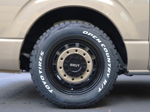 ハイエースバンワイド4WD　ライトイエロー×ツートンペイント