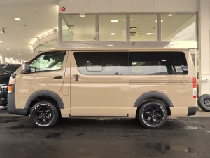 ハイエースバンディーゼル4WD　アースカラーパッケージ4V6ベージュ