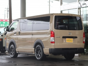 ハイエースバンディーゼル4WD　アースカラーパッケージ4V6ベージュ