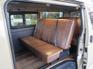 ハイエースバンディーゼル4WD　アースカラーパッケージ4V6ベージュ
