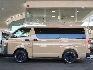ハイエースバンディーゼル4WD　アースカラーパッケージ４Ｖ６ベージュ