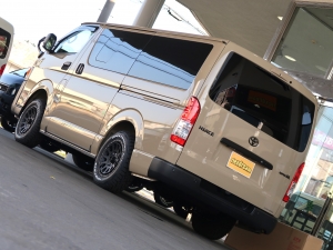 ハイエースバンディーゼル4WD　アースカラーパッケージ４Ｖ６ベージュ