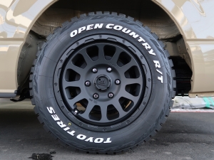 ハイエースバンディーゼル4WD　アースカラーパッケージ４Ｖ６ベージュ