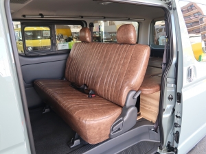 ハイエースバンディーゼル4WD　アースカラーパッケージ６Ｘ３アーバンカーキ