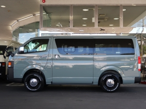 ハイエースバンディーゼル4WD　アースカラーパッケージ６Ｘ３アーバンカーキ