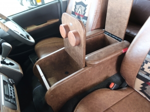 ハイエースバンディーゼル4WD　アースカラーパッケージ６Ｘ３アーバンカーキ