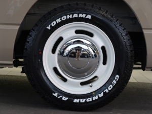 ハイエースバン丸目カスタム　アースカラーパッケージ４Ｖ６ベージュ