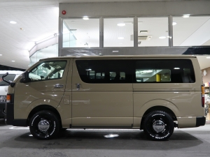 ハイエースバンディーゼル4WD　アースカラーパッケージ４Ｖ６ベージュ