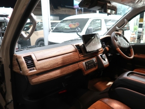 ハイエースバンディーゼル4WD　アースカラーパッケージ４Ｖ６ベージュ