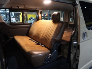ハイエースバンディーゼル4WD　アースカラーパッケージ４Ｖ６ベージュ