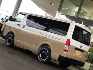 ハイエースバン新車CP　丸目　ツートンペイント