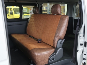 ハイエースバン新車CP　丸目　ツートンペイント