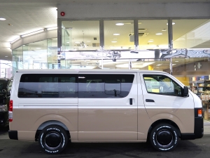ハイエースバン新車CP　丸目　ツートンペイント