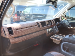 ハイエースワゴン新車ワゴン2WD　丸目　FD-BOXベッド