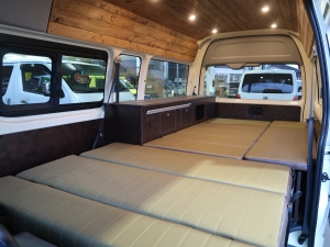 ハイエースバンVANLIFEキャンピングカー　FDBOX-V10H