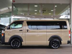 ハイエースバン丸目カスタム　アースカラーパッケージ４Ｖ６ベージュ