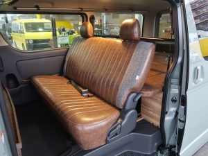 ハイエースバン丸目カスタム　アースカラーパッケージ６Ｘ３アーバンカーキ