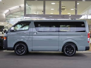 ハイエースバン丸目カスタム　アースカラーパッケージ６Ｘ３アーバンカーキ