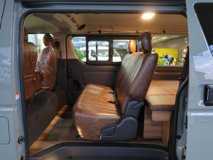 ハイエースバンディーゼル4WD　アースカラーパッケージ6X3アーバンカーキ