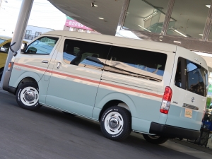 ハイエースワゴン10人乗りワゴン　車中泊できる街乗り仕様車