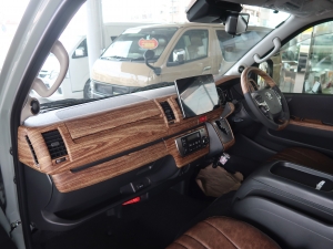 ハイエースバンディーゼル4WD　アースカラーパッケージ6X3アーバンカーキ