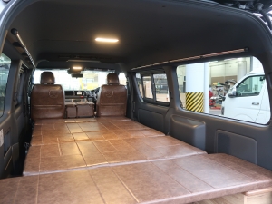 ハイエースバン8人乗り内装架装FDBOX-V05M　ワイド4WD