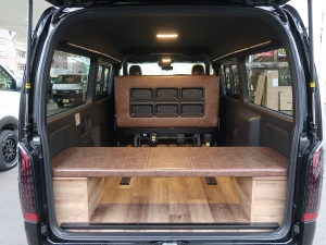 ハイエースバン8人乗り内装架装FDBOX-V05M　ワイド4WD