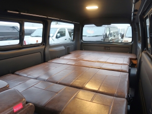 ハイエースバン8人乗り内装架装FDBOX-V05M　ワイド4WD
