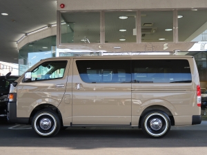 ハイエースバンディーゼル4WD　アースカラーパッケージ4V6ベージュ