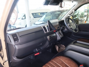 ハイエースバンディーゼル4WD　アースカラーパッケージ4V6ベージュ
