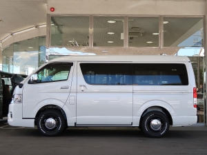 ハイエースワゴン１０人乗り　車中泊できる街乗り仕様車