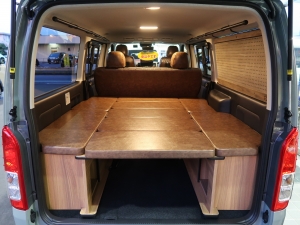 ハイエースバンディーゼル4WD　6X3アーバンカーキ