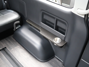 ハイエースワゴン新車コンプリート　FD-BOX W02