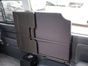 ハイエースワゴン新車コンプリート　FD-BOX W02