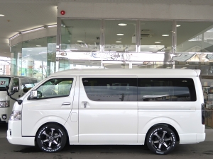 ハイエースワゴン新車コンプリート　FD-BOX W02