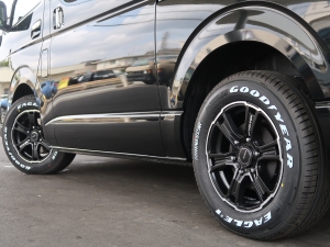 ハイエースワゴン新車アウトレットFDBOX-W00　オールブラックカスタム
