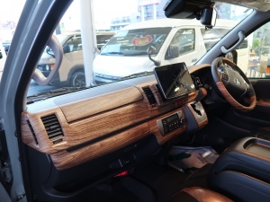 ハイエースバンディーゼル4WD　アースカラーパッケージ6X3アーバンカーキ