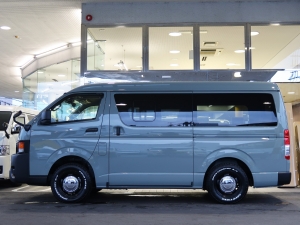 ハイエースバン一部改良後　アースカラーパッケージ６Ｘ３アーバンカーキ