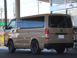 ハイエースバンディーゼル4WD　アースカラーパッケージ4V6ベージュ