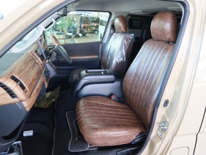 ハイエースバンディーゼル4WD　アースカラーパッケージ4V6ベージュ