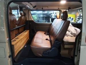 ハイエースバンディーゼル4WD　アースカラーパッケージ4V6ベージュ