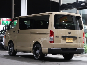 ハイエースバンディーゼル4WD　4V6ベージュ