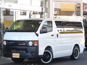 ハイエースバンDX　2WD　ディーゼル　丸目