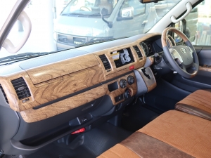 ハイエースバンDX　2WD　ディーゼル　丸目
