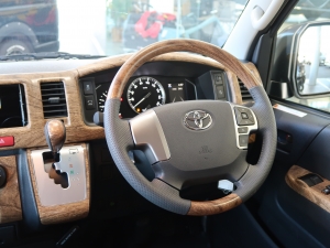 ハイエースバンDX　2WD　ディーゼル　丸目