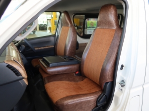 ハイエースバンDX　2WD　ディーゼル　丸目