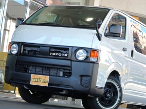 ハイエースバンDX　2WD　ディーゼル　丸目