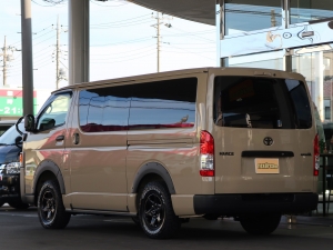 ハイエースバンディーゼル4WD　アースカラーパッケージ4V6ベージュ